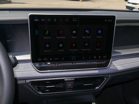 New 2026 Volkswagen Tiguan SE FWD image 19