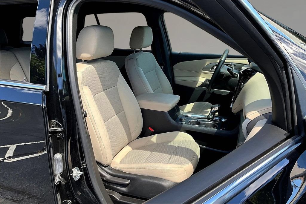 Used 2023 Chevrolet Traverse LS w/ Safety Package AWD/4WD image 26
