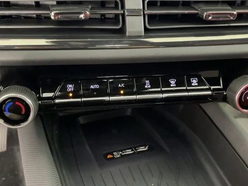 New 2025 Chevrolet Equinox EV RS image 18