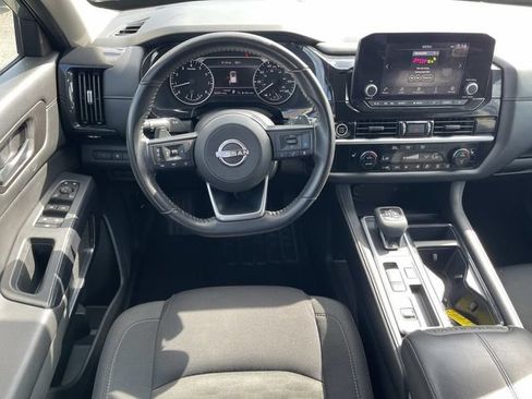 Certified 2024 Nissan Pathfinder SV FWD image 13