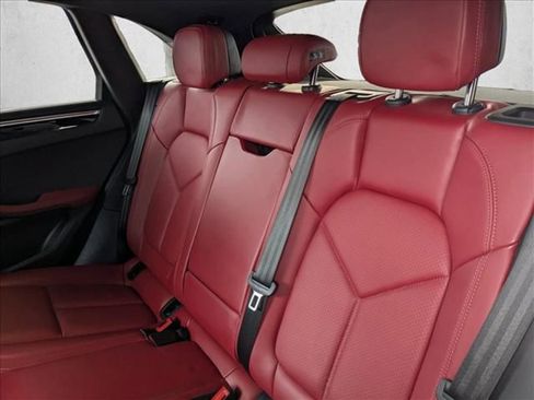 Used 2023 Porsche Macan Turbo image 9