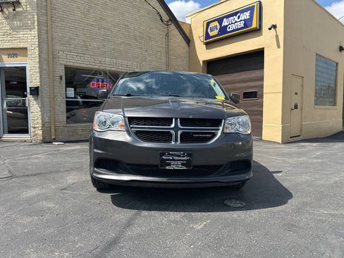 Used 2016 Dodge Grand Caravan SXT FWD image 6