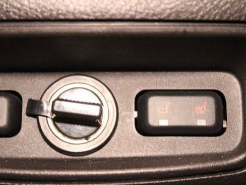 Used 2019 Ford Taurus Limited image 16