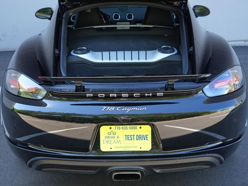 Used 2018 Porsche 718 Cayman RWD image 10