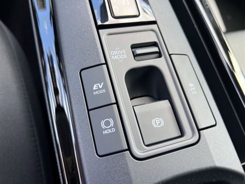 New 2026 Toyota Prius LE image 24