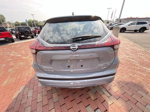 Used 2023 Nissan Kicks SR w/ SR Premium Package FWD image 30