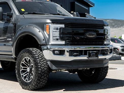 Used 2019 Ford F250 Lariat w/ Lariat Ultimate Package AWD/4WD image 9