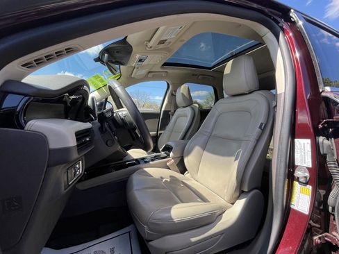 Used 2021 Lincoln Corsair Reserve w/ Equipment Group 201A image 6