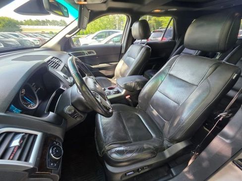 Used 2014 Ford Explorer Limited w/ Equipment Group 302A AWD/4WD image 14
