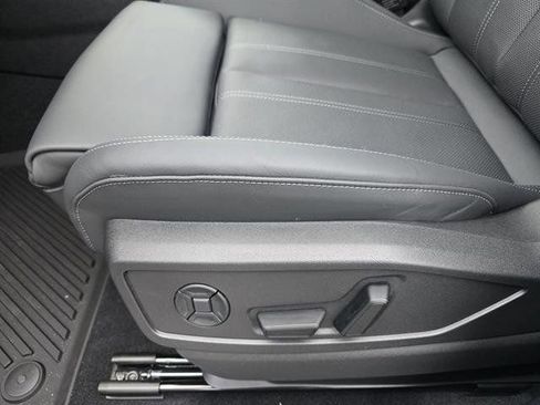 Used 2025 Audi Q5 Premium Plus image 27