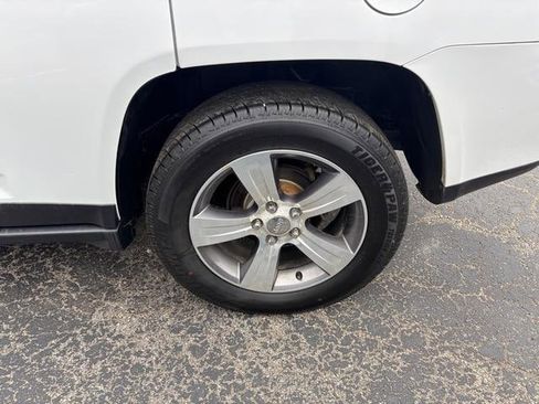 Used 2017 Jeep Compass High Altitude AWD/4WD image 27