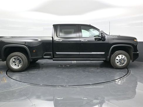 New 2026 Chevrolet Silverado 3500 High Country w/ Technology Package image 8