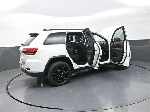 Used 2021 Jeep Grand Cherokee Freedom Edition image 31