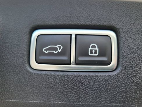 Used 2022 Kia Sorento EX w/ Panoramic Sunroof Package FWD image 8