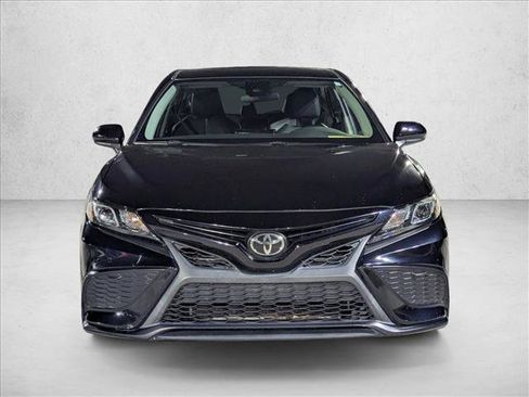 Certified 2021 Toyota Camry SE image 2