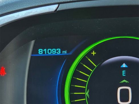 Used 2017 Chevrolet Volt LT w/ Comfort Package image 26