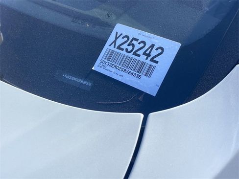 New 2025 BMW X7 M60i image 23