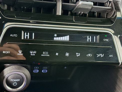 Used 2023 Toyota Venza Nightshade image 22