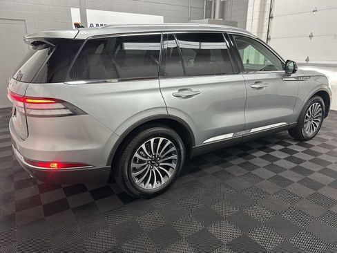 Used 2024 Lincoln Aviator Premiere w/ Premium Package image 10