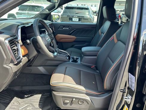 New 2026 GMC Canyon AT4 w/ AT4 Premium Package AWD/4WD image 9