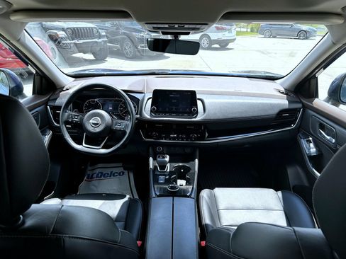 Used 2023 Nissan Rogue SL AWD/4WD image 12
