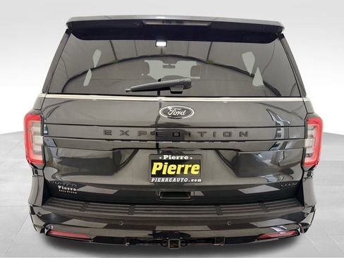 Used 2023 Ford Expedition Max Limited image 3
