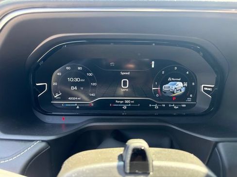 Used 2024 GMC Yukon XL Denali Ultimate AWD/4WD image 11