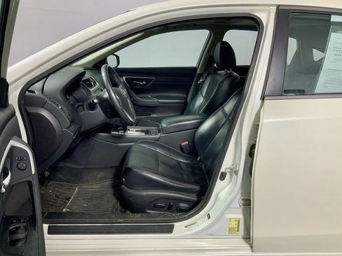 Used 2017 Nissan Altima 2.5 SL w/ 2.5 Technology Package image 17