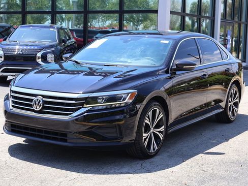 Used 2021 Volkswagen Passat 2.0T SE FWD image 9