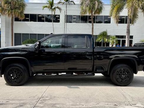 Used 2024 Chevrolet Silverado 2500 LTZ w/ LTZ Plus Package AWD/4WD image 3