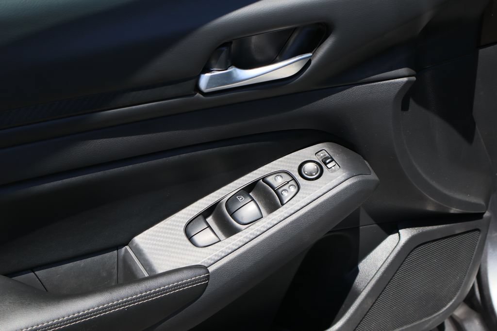 Used 2024 Nissan Altima 2.5 SV FWD image 19