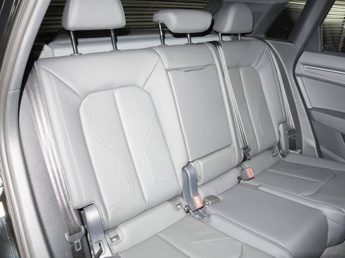 New 2025 Audi Q3 2.0T Premium image 11