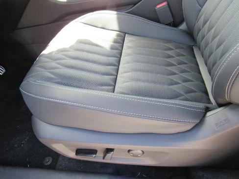 New 2026 Mitsubishi Outlander SEL FWD image 23