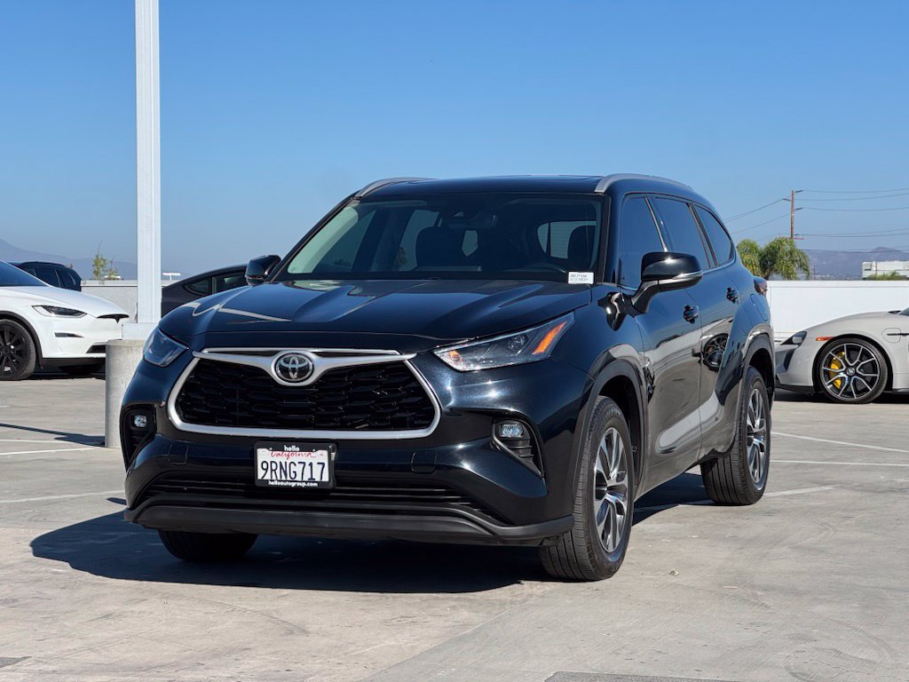 Used 2022 Toyota Highlander XLE FWD image 5