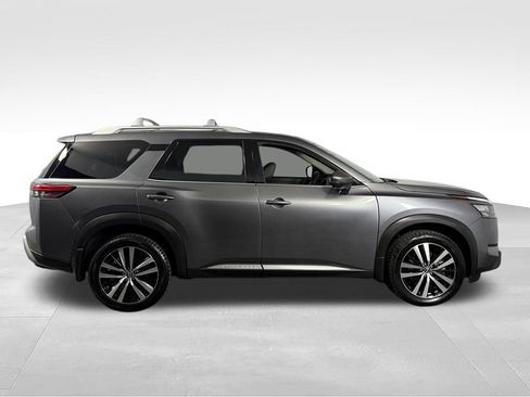 Used 2025 Nissan Pathfinder Platinum w/ Cargo Package AWD/4WD image 5