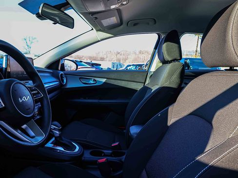 Certified 2023 Kia Forte LXS w/ LXS Technology Package image 8