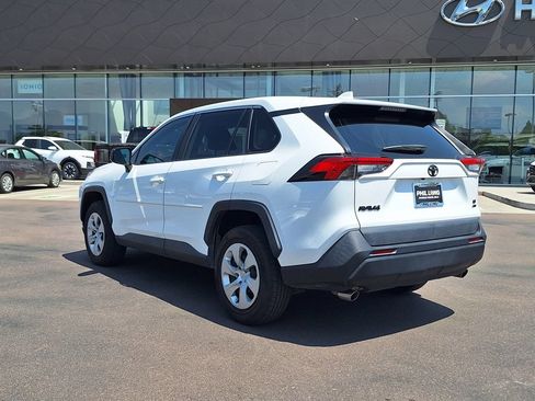 Used 2022 Toyota RAV4 LE AWD/4WD image 5