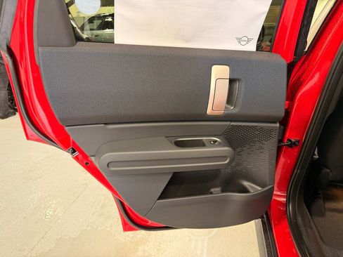 Used 2025 MINI Cooper Countryman S w/ Comfort Package Max image 19