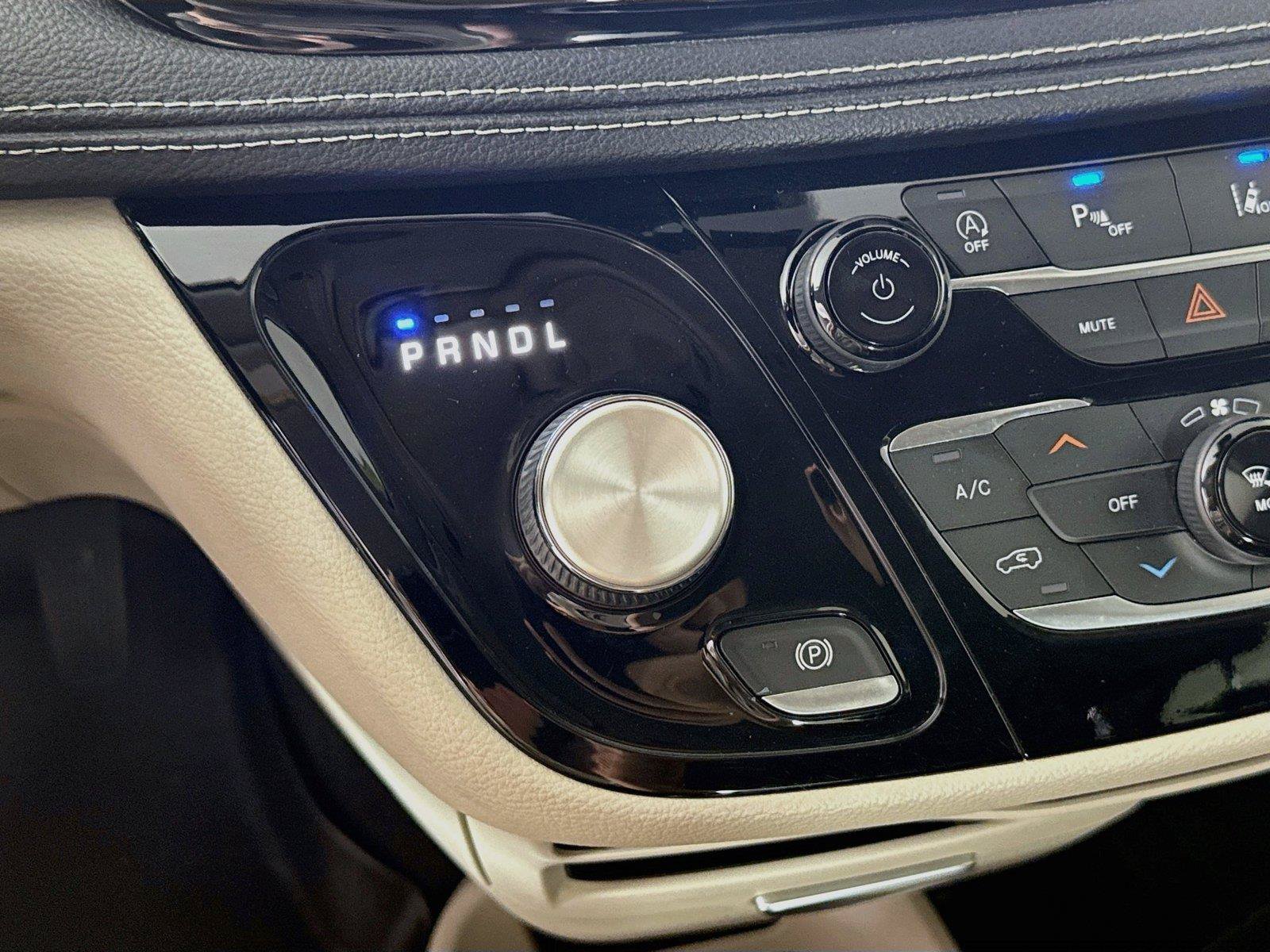 Used 2022 Chrysler Pacifica Touring-L AWD/4WD image 15