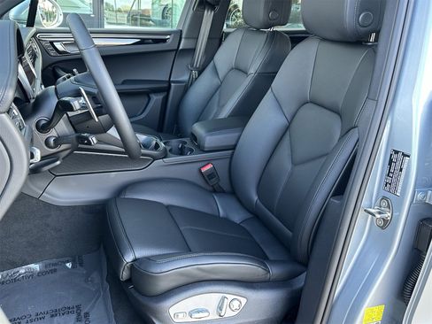 New 2026 Porsche Macan image 5
