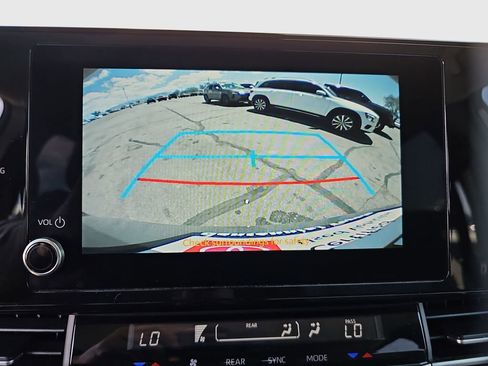 Certified 2025 Toyota Sienna LE FWD image 13