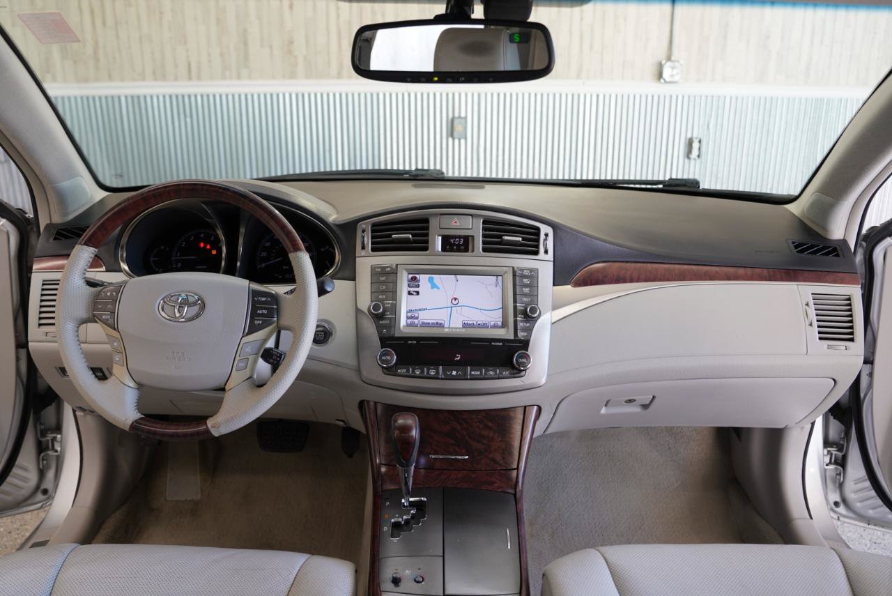 Used 2012 Toyota Avalon Limited FWD image 17