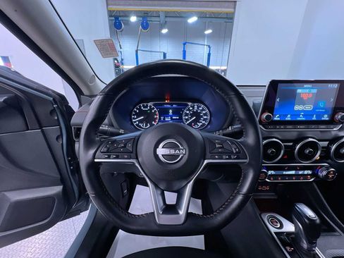 Used 2025 Nissan Sentra SR FWD image 15
