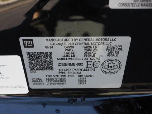 Used 2024 GMC Sierra 2500 AT4X AWD/4WD image 32