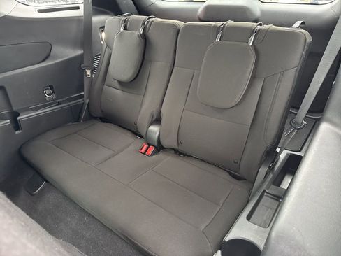 Used 2023 Ford Explorer XLT image 11