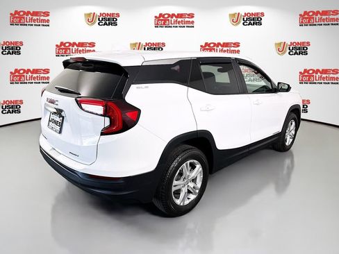 Used 2024 GMC Terrain SLE AWD/4WD image 14