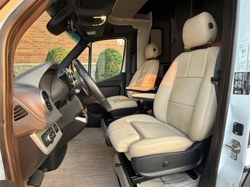 Used 2020 Mercedes-Benz Sprinter 3500 image 12