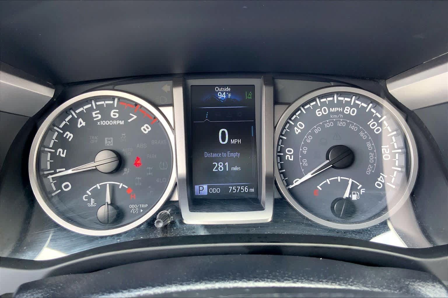 Used 2022 Toyota Tacoma SR5 AWD/4WD image 25