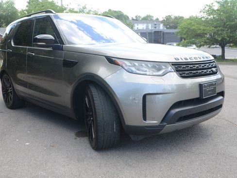 Used 2018 Land Rover Discovery HSE AWD/4WD image 9