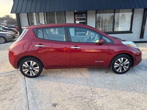 Used 2015 Nissan Leaf SV w/ LED & Quick Charge Package image 8